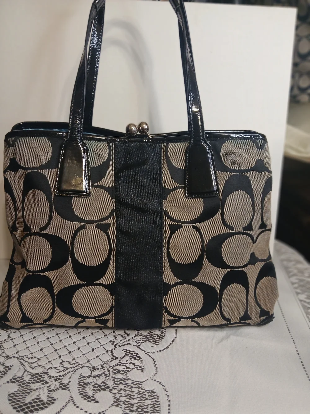 Coach Signature Canvas Kiss-Lock. PROJECT BAG